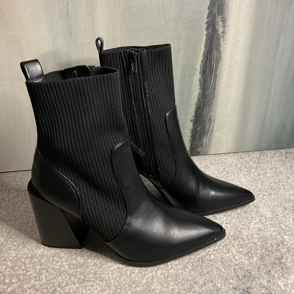 Wild Pair Trinityy Black Pointed Toe Sock Boots - Size 9.5 (NIB) - Picture 4 of 13